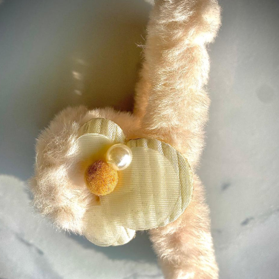 Black Velvet Pearl Hair Claw Clip