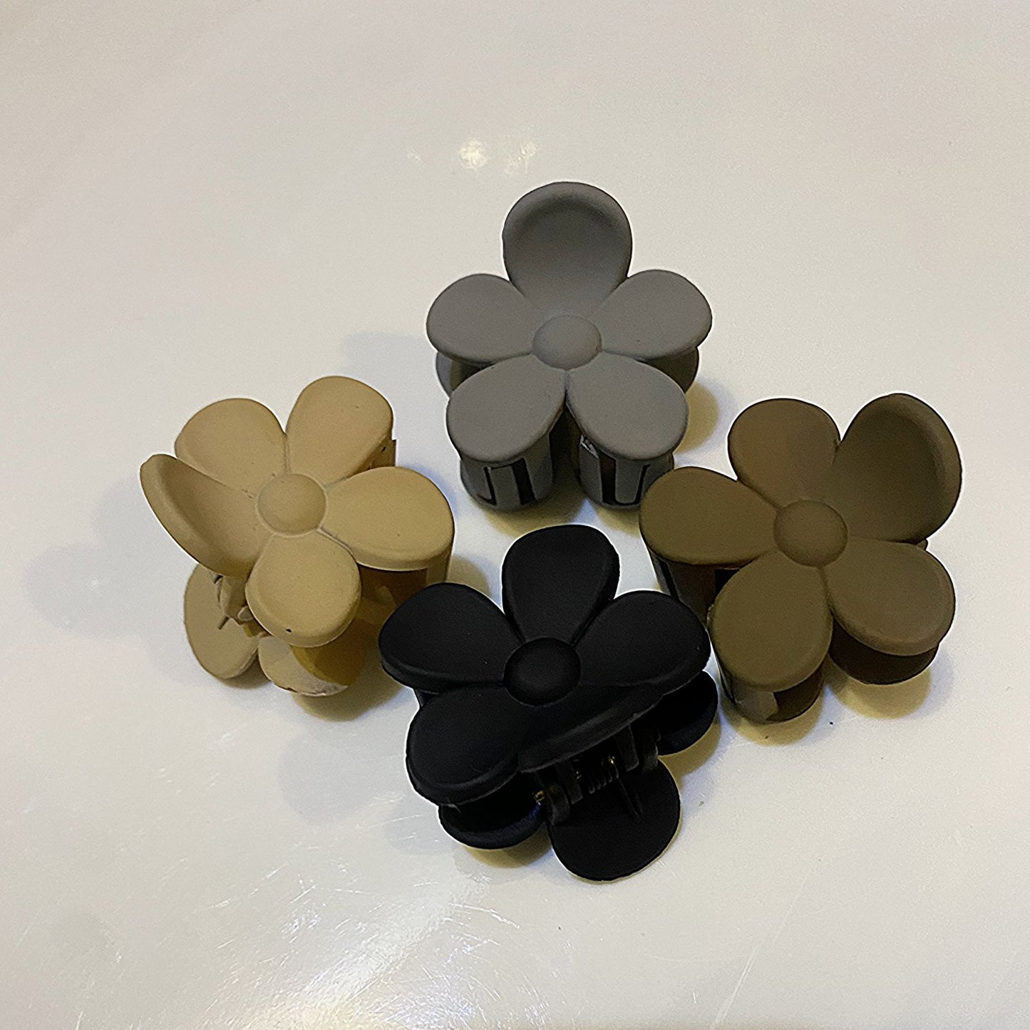 Aesthetic cute floer Hai Claw