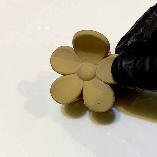 Aesthetic cute floer Hai Claw